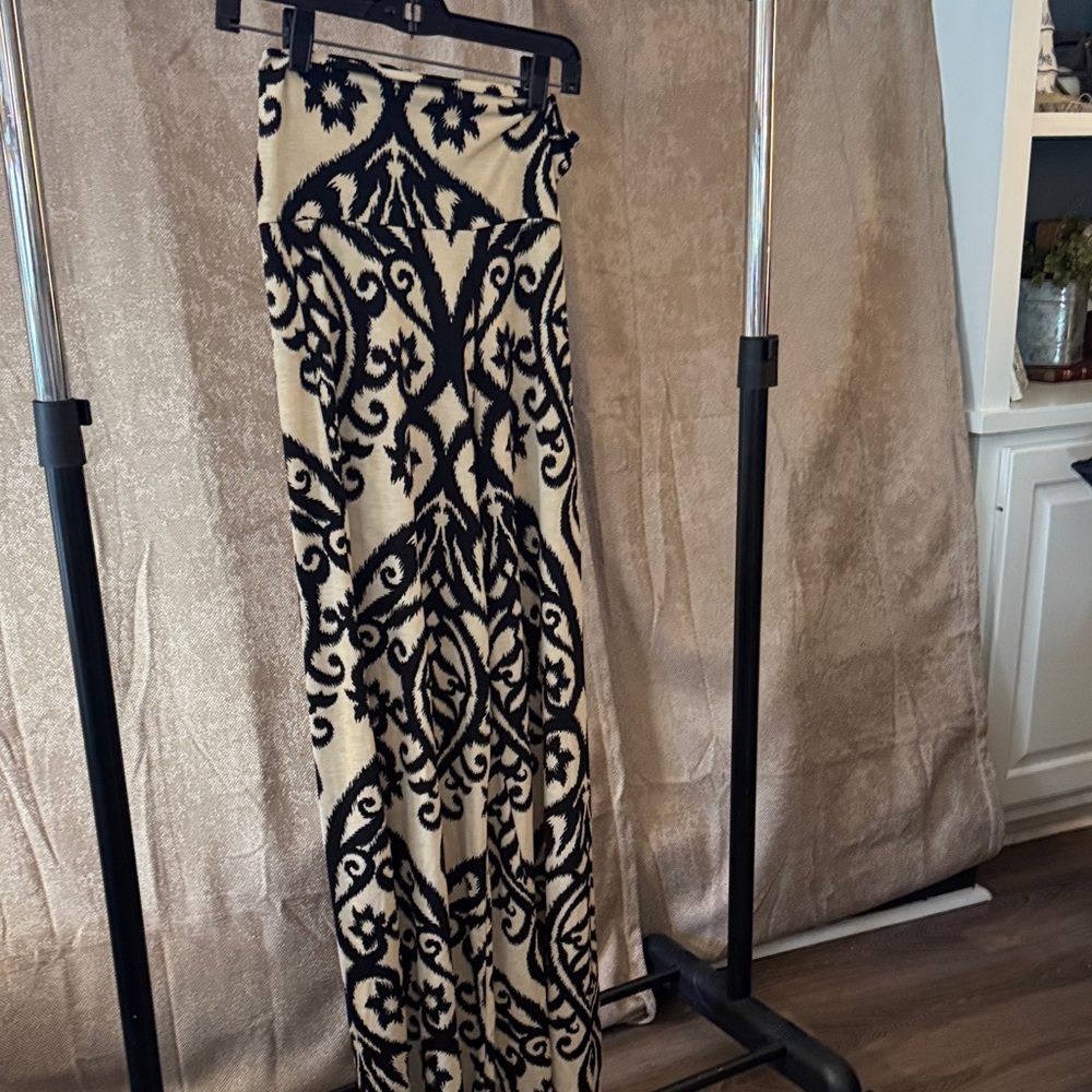 Cezanne Elegant Black and Cream Patterned Pants